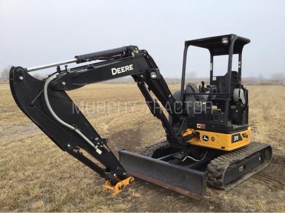 2023 John Deere 35 P photo 1