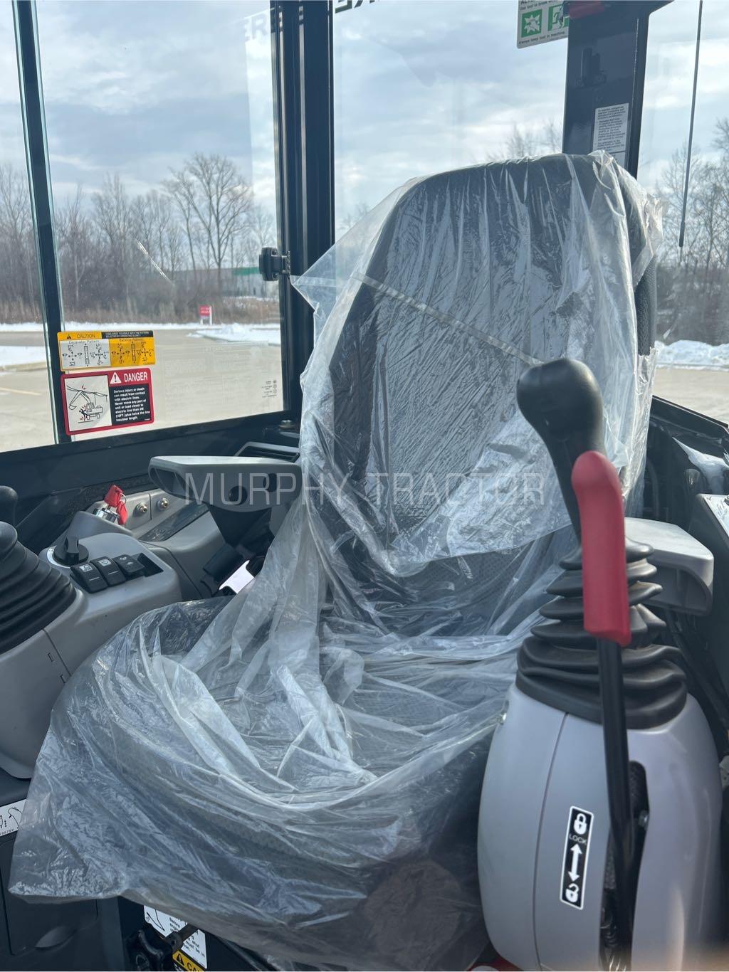 2024 John Deere 35 P Image 12