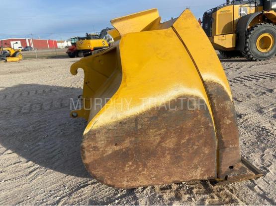 2025 John Deere 644-724 5 CY JRB 418 Coupler Bucket photo 4