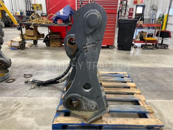 2025 John Deere 724 JRB 418 Hydraulic Coupler — 555 53380.15388