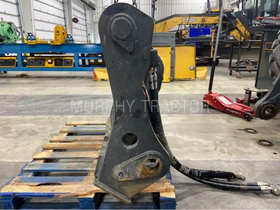 2025 John Deere 724 JRB 418 Hydraulic Coupler — 555 53380.15577