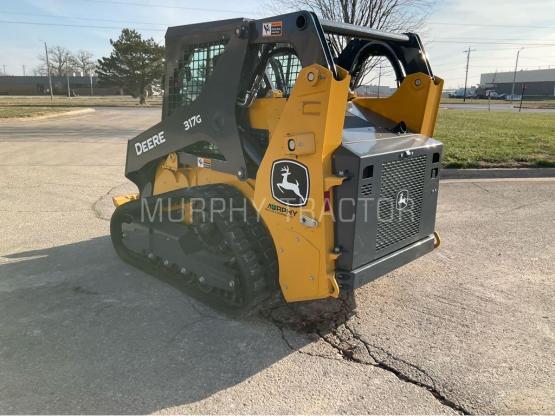 2023 John Deere 317G photo 5