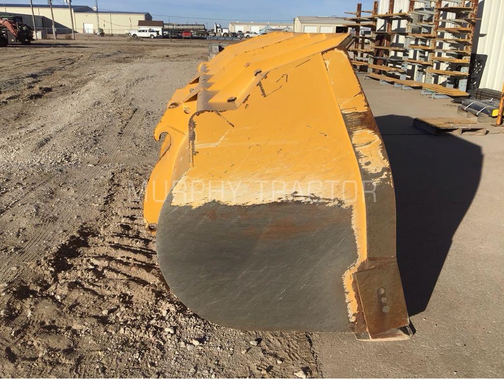 John Deere 444-624 4 CY HiVis Coupler  Bucket Image 6