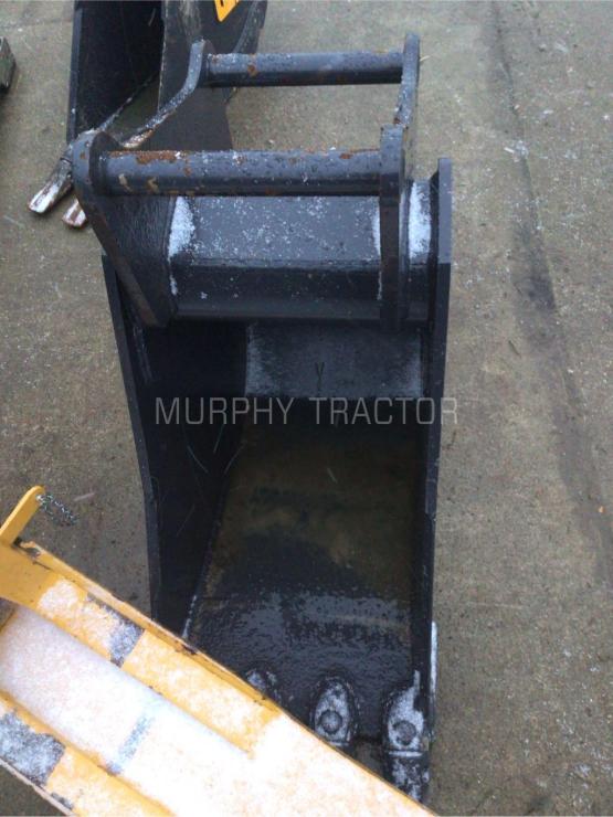 2025 Werk Brau for 85 w/ Engcon Style Coupler 18″ Exc Bucket photo 3