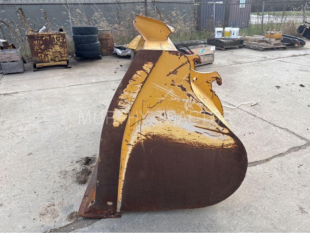 John Deere 444-624 3.5 CY HiVis Coupler  Bucket Image 6