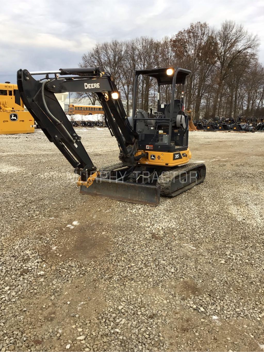 2023 John Deere 35 P Image 1