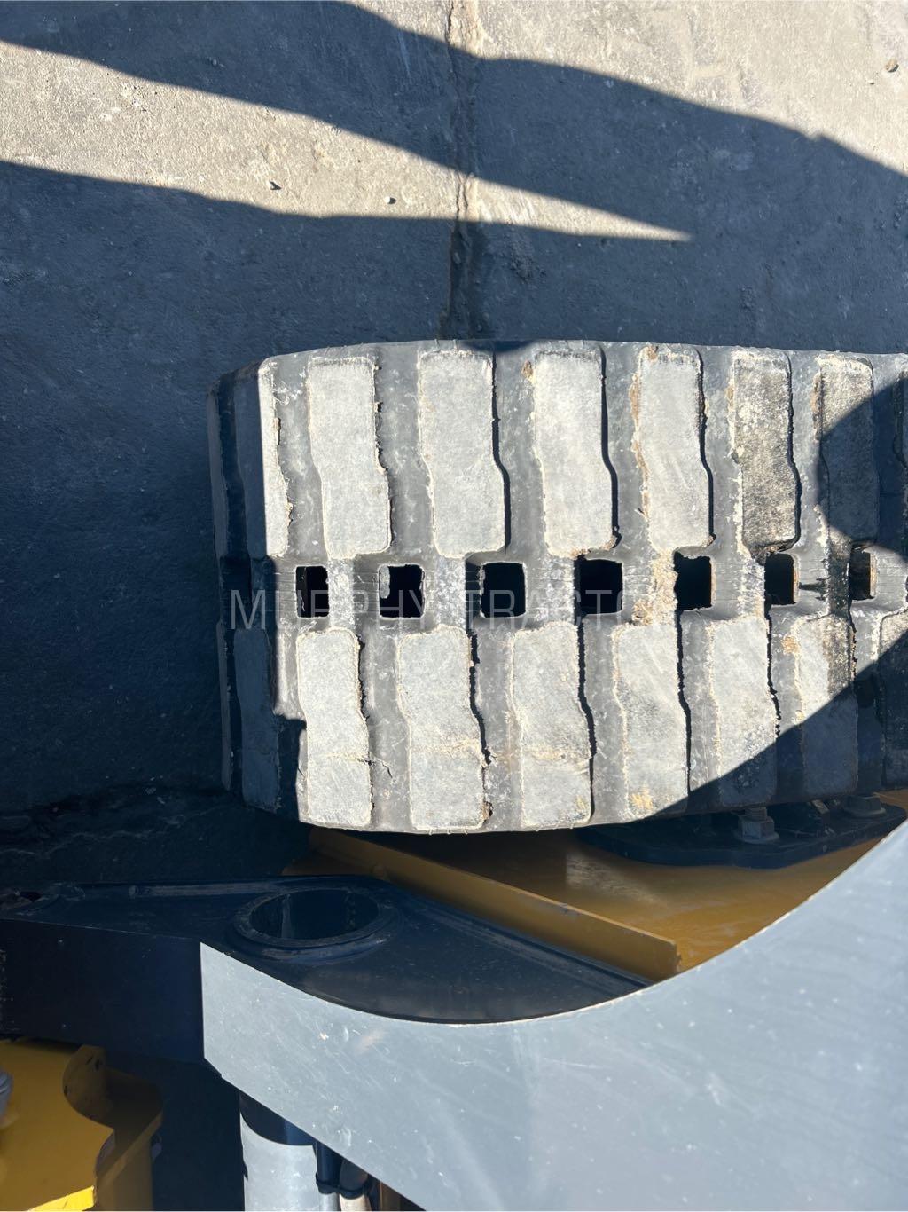 2024 John Deere 325G Image 18