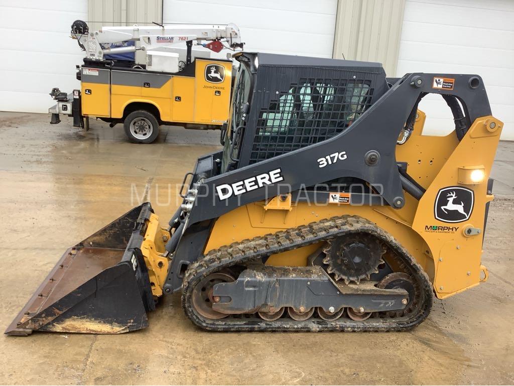 2023 John Deere 317G Image 4