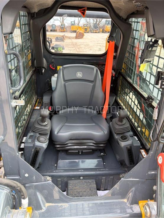 2023 John Deere 317G photo 11