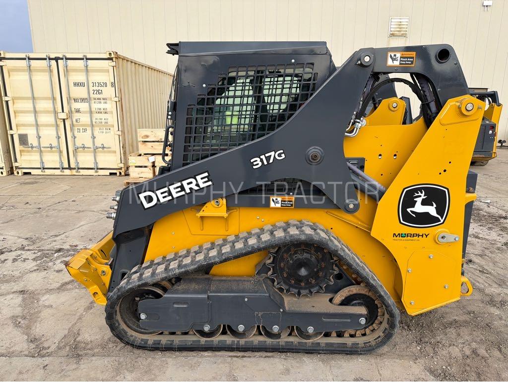 2023 John Deere 317G Image 4