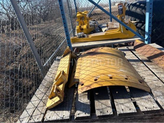 John Deere G Series Grader 27″ Tall LH Moldboard Extension photo 5