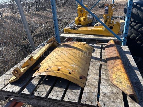 John Deere G Series Grader 27″ Tall LH Moldboard Extension photo 6