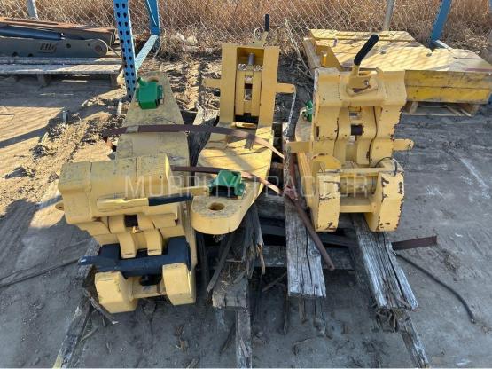 John Deere Scraper Quick Hitch Short Draw bar photo 2