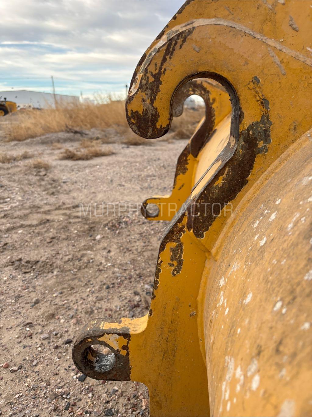 John Deere 444-624 3.5 CY JRB 416 Coupler  Bucket Image 9