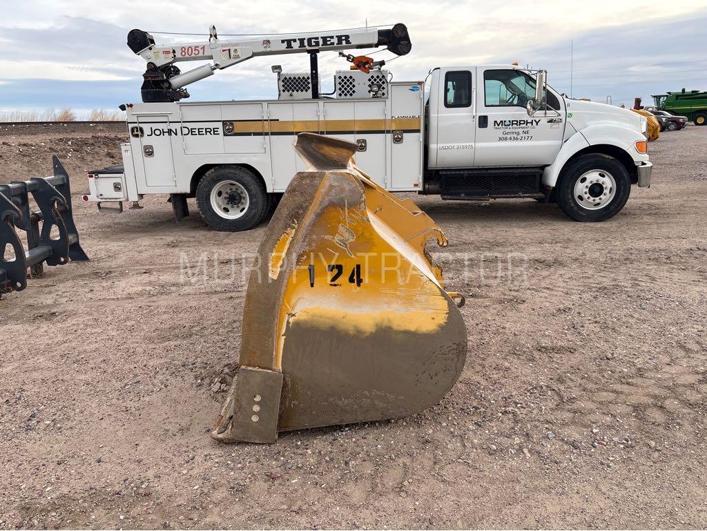 John Deere 444-624 3.5 CY JRB 416 Coupler  Bucket Image 6