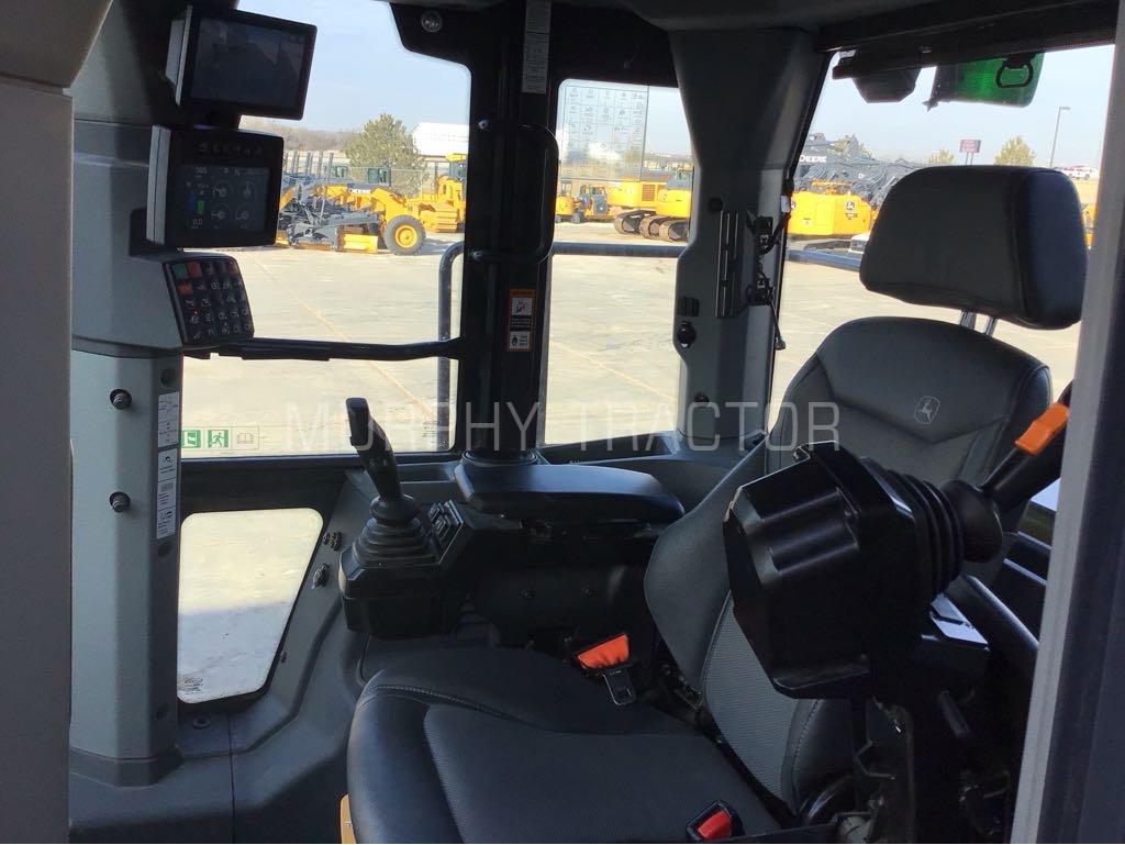 2024 John Deere 744 P Image 11