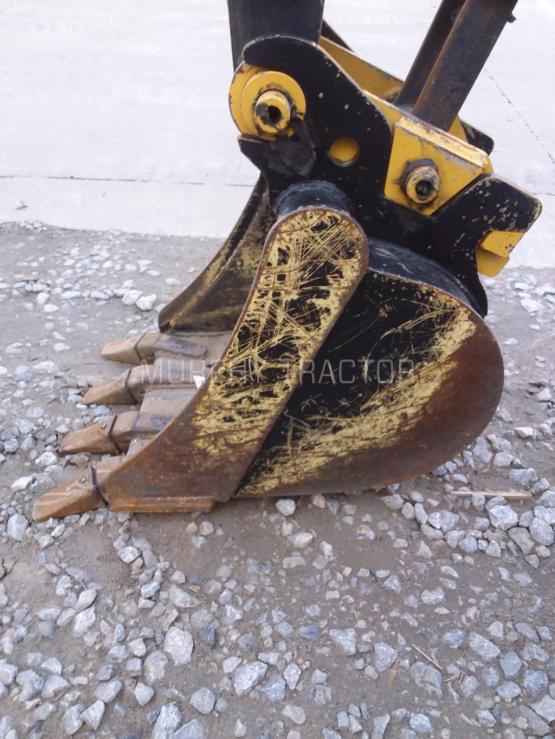 John Deere 18″ CEX Bucket — 555 54060.15577