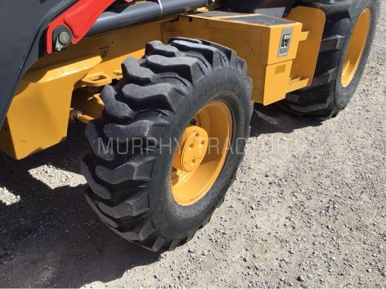2023 John Deere 410L photo 13