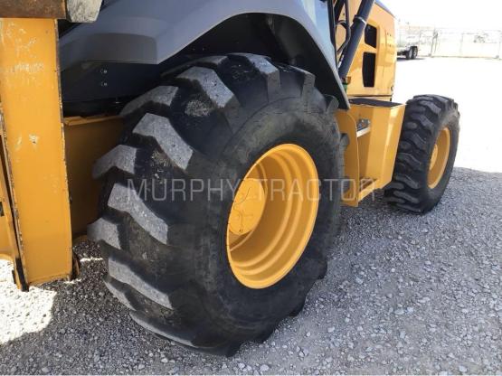 2023 John Deere 410L photo 15