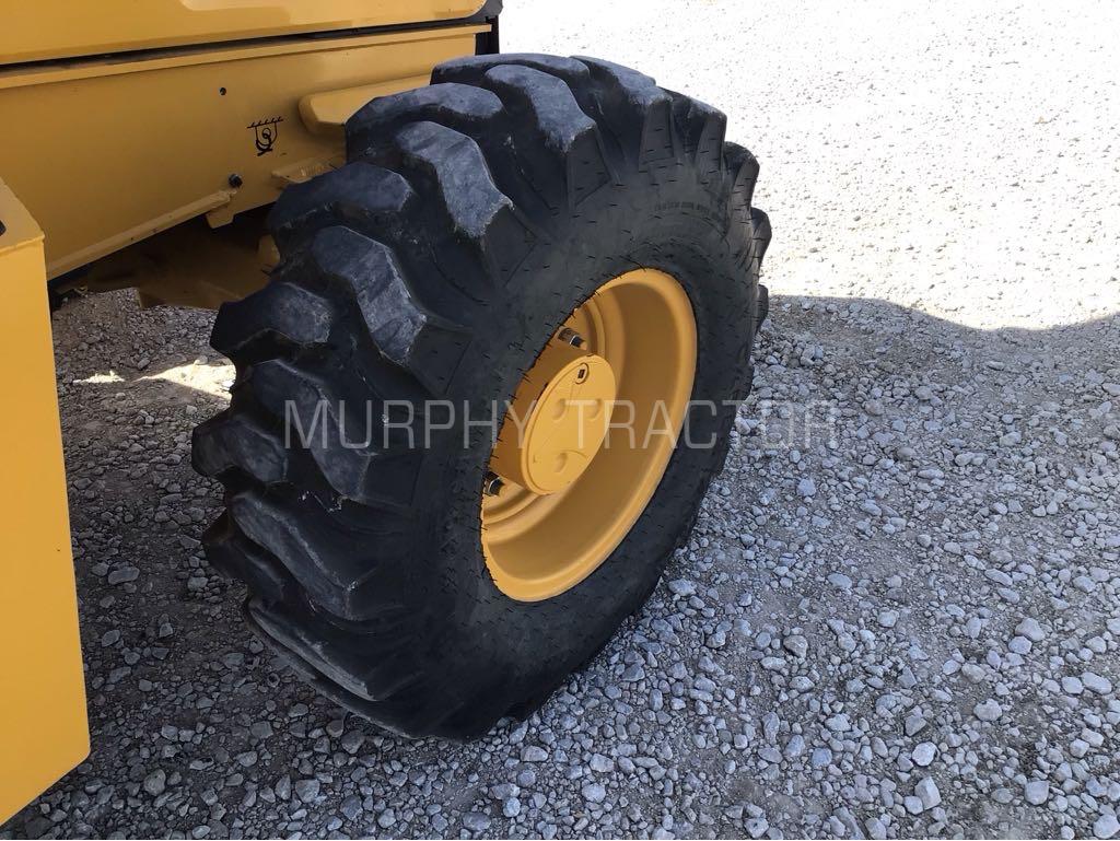 2023 John Deere 410L Image 16