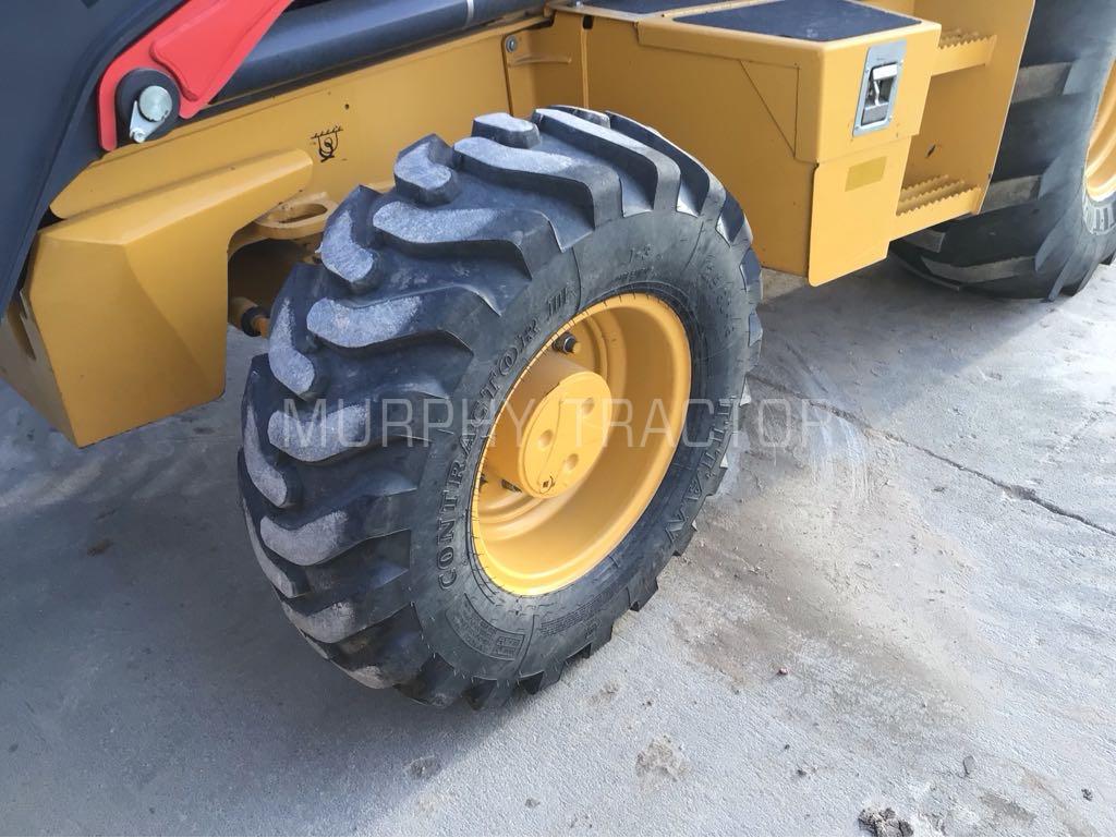 2023 John Deere 410L Image 13