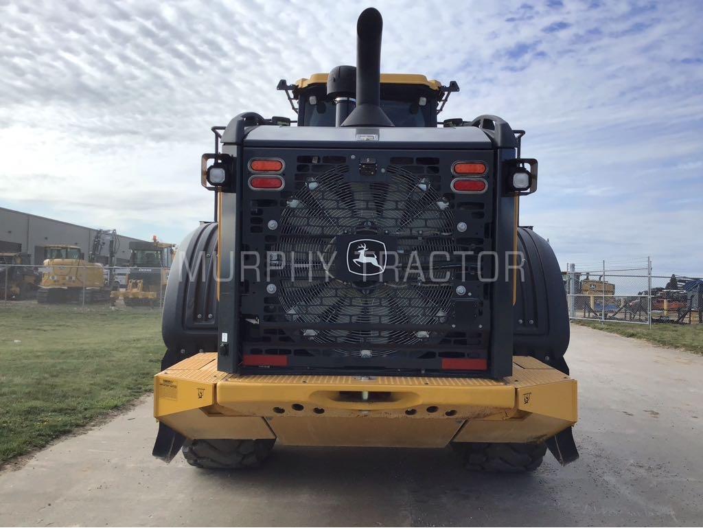 2024 John Deere 824 P Image 6