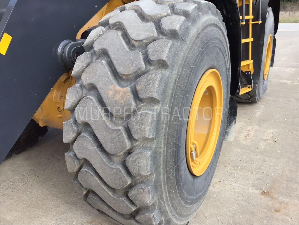 2024 John Deere 824 P Image 13