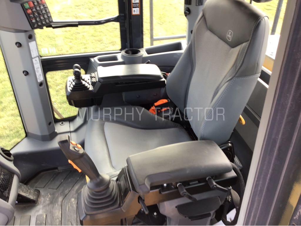 2024 John Deere 824 P Image 12