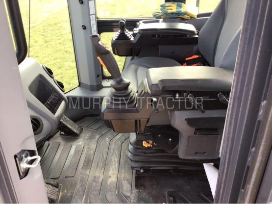2024 John Deere 824 P photo 11