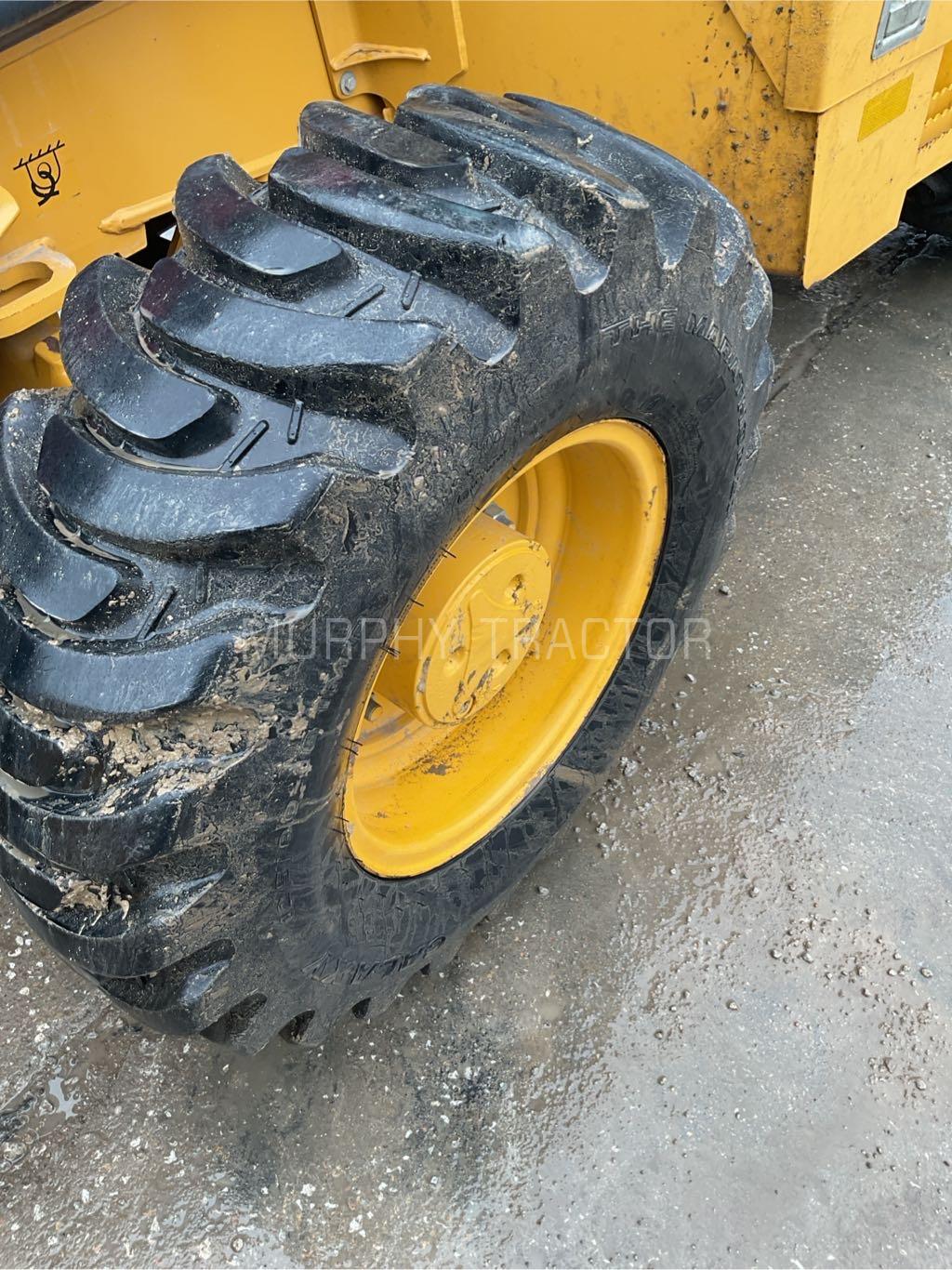 2020 John Deere 410L CONSIGNMENT * SOLD Image 8