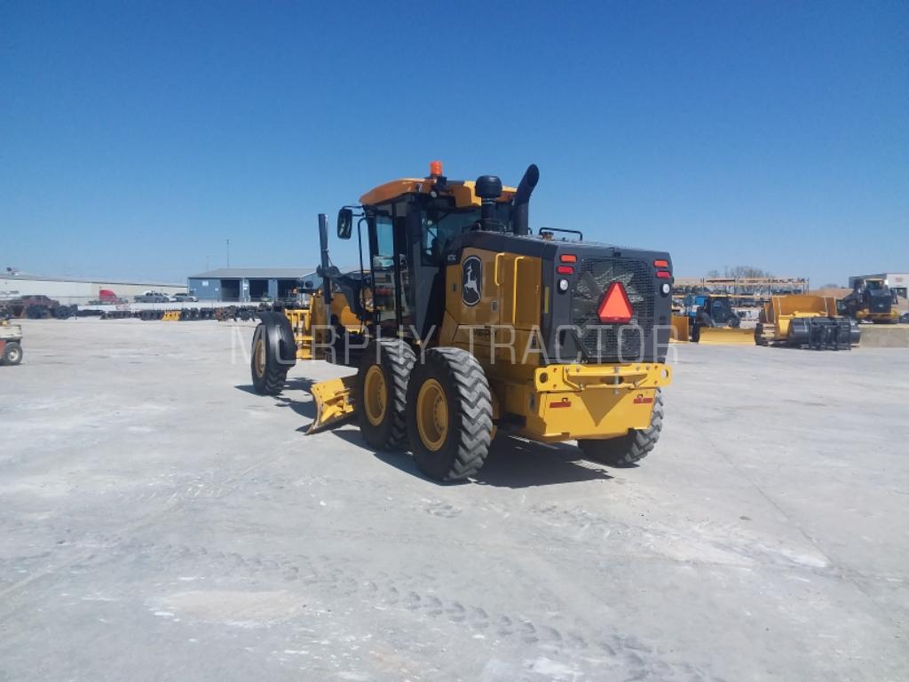 2024 John Deere 672G Image 4