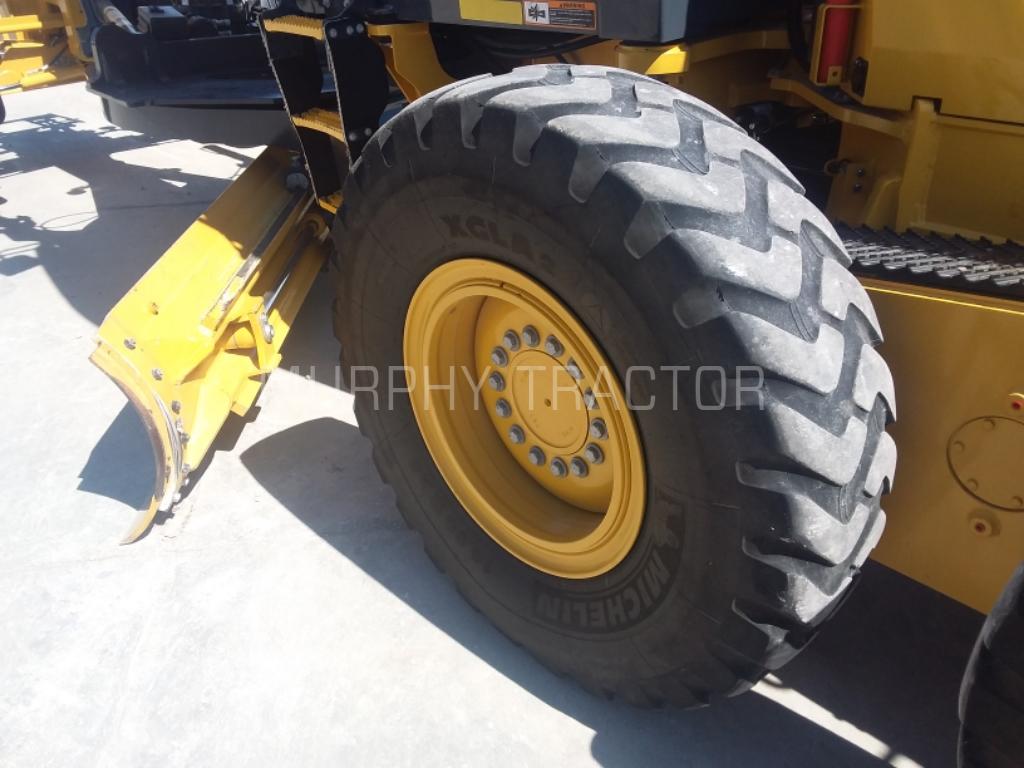 2024 John Deere 672G Image 14