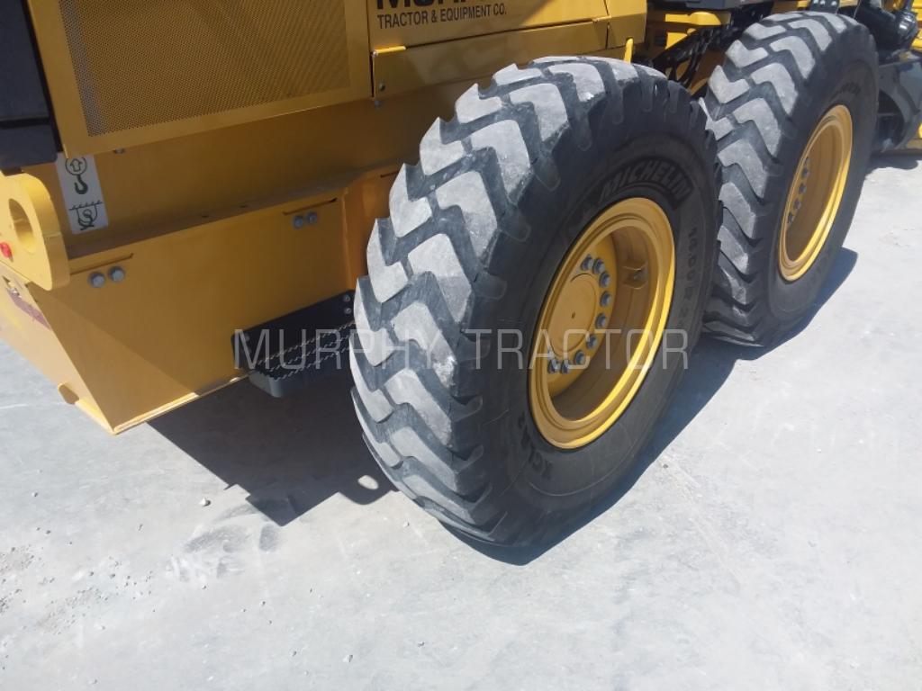 2024 John Deere 672G Image 16