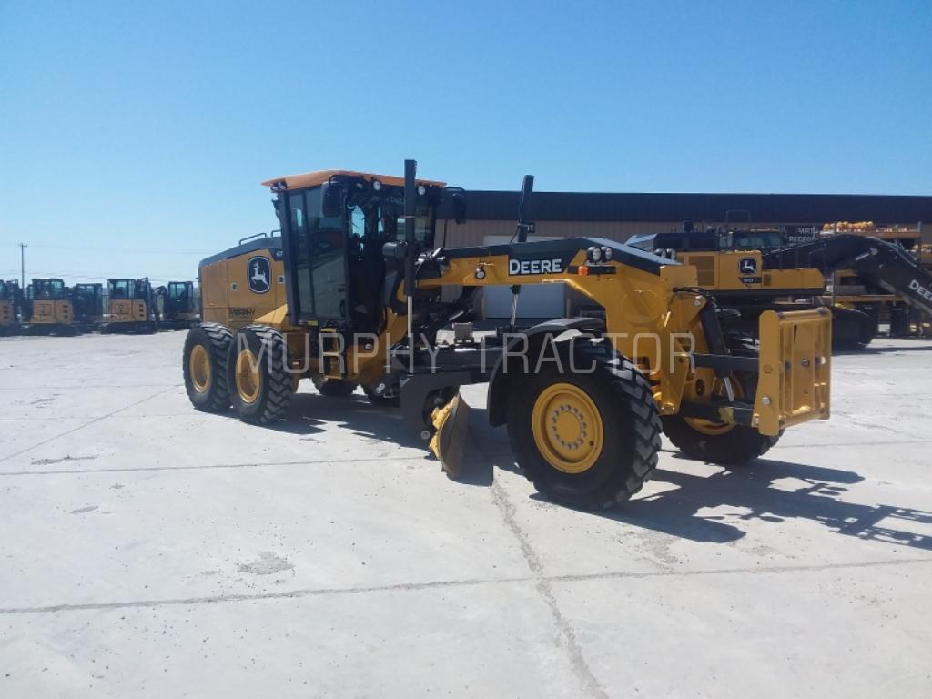 2024 John Deere 672G Image 8