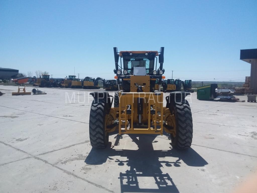 2024 John Deere 672G Image 9