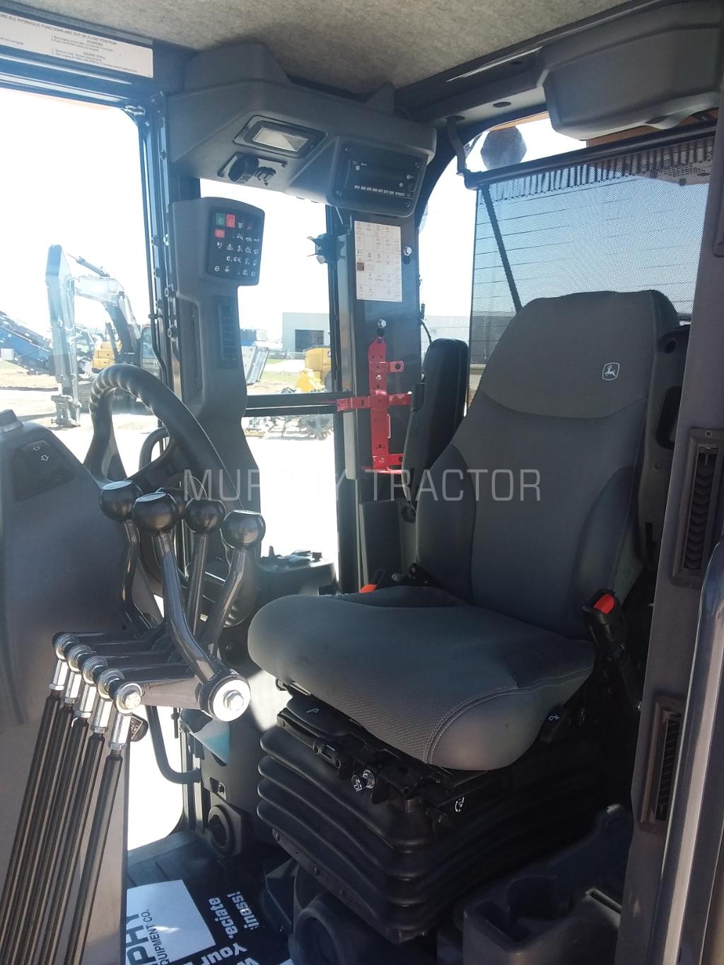 2024 John Deere 672G Image 11