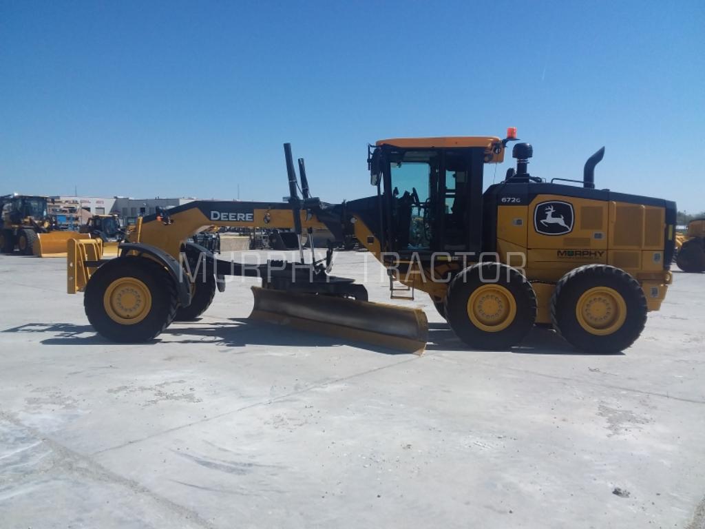2024 John Deere 672G Image 3
