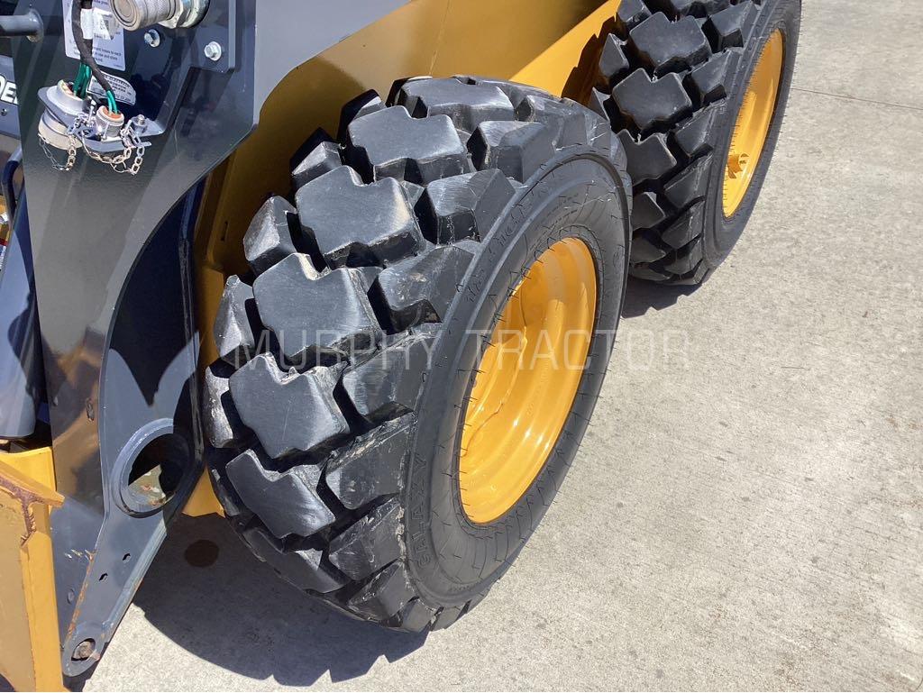 2025 John Deere 324G Image 13