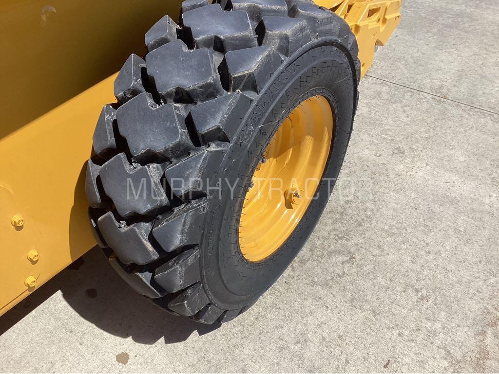 2025 John Deere 324G Image 14