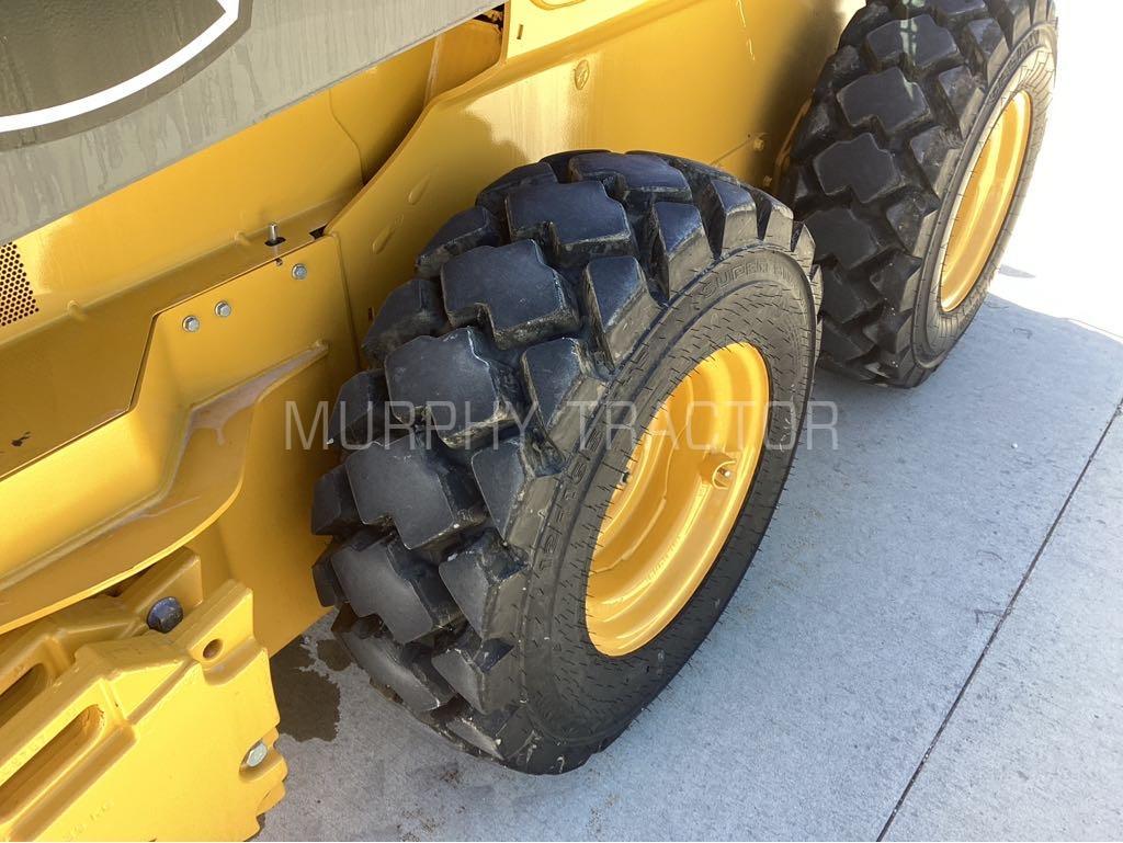 2025 John Deere 324G Image 15