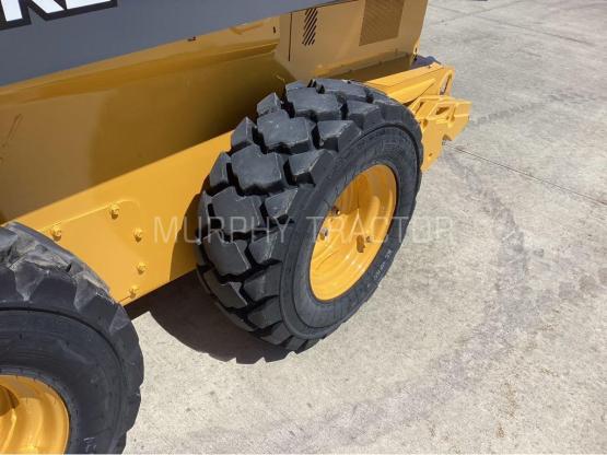 2025 John Deere 324G photo 14