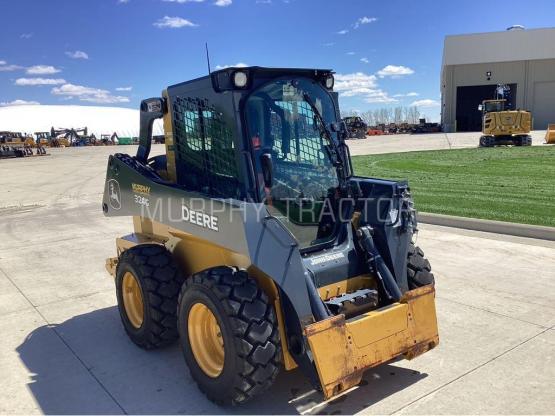 2025 John Deere 324G photo 9