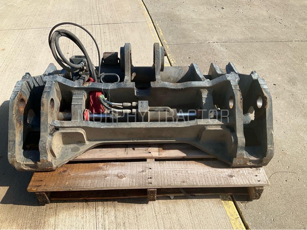 John Deere 544 P JRB 416  Hydraulic Coupler Image 1