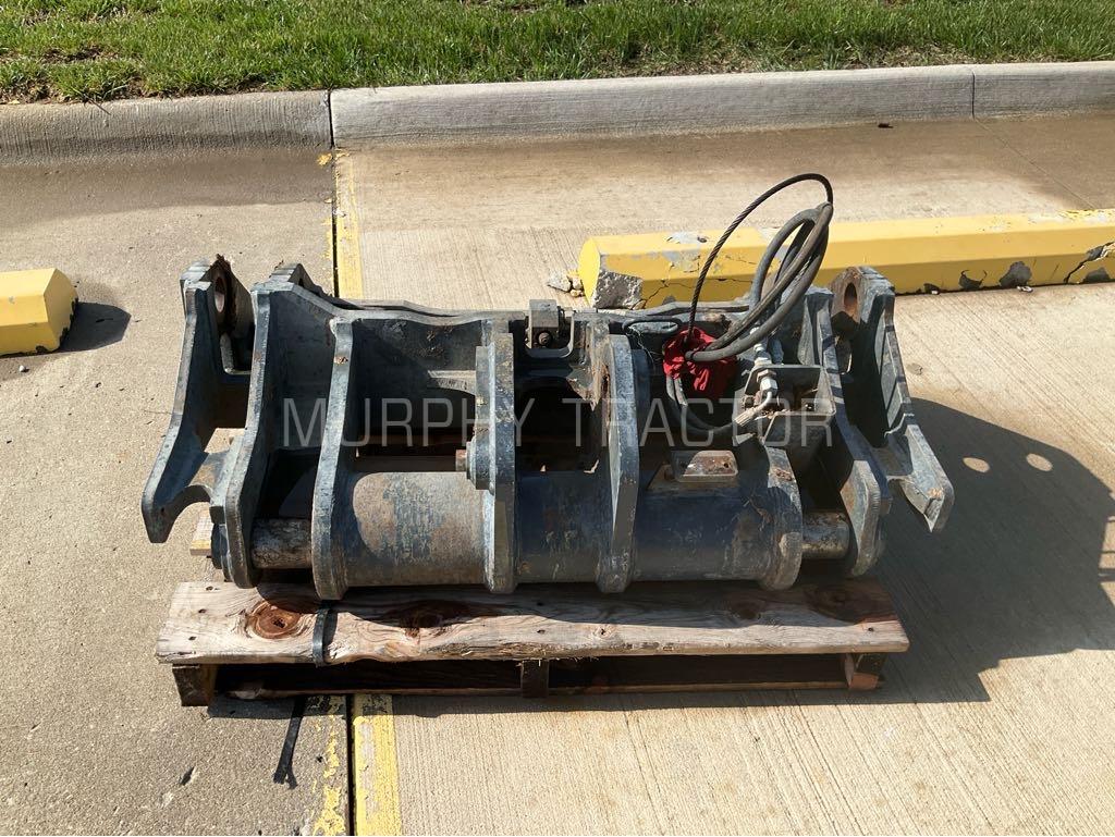 John Deere 544 P JRB 416  Hydraulic Coupler Image 5