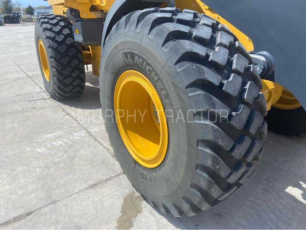 2025 John Deere 624 P Image 16