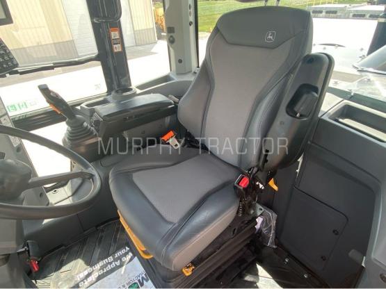 2025 John Deere 624 P photo 12