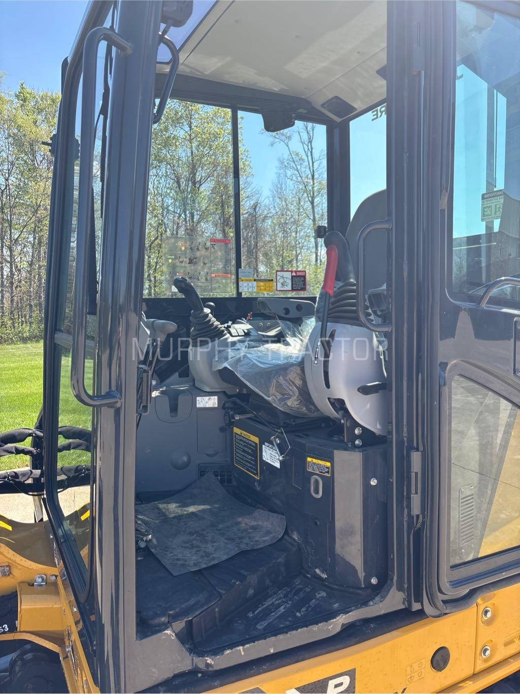 2025 John Deere 60 P Image 11