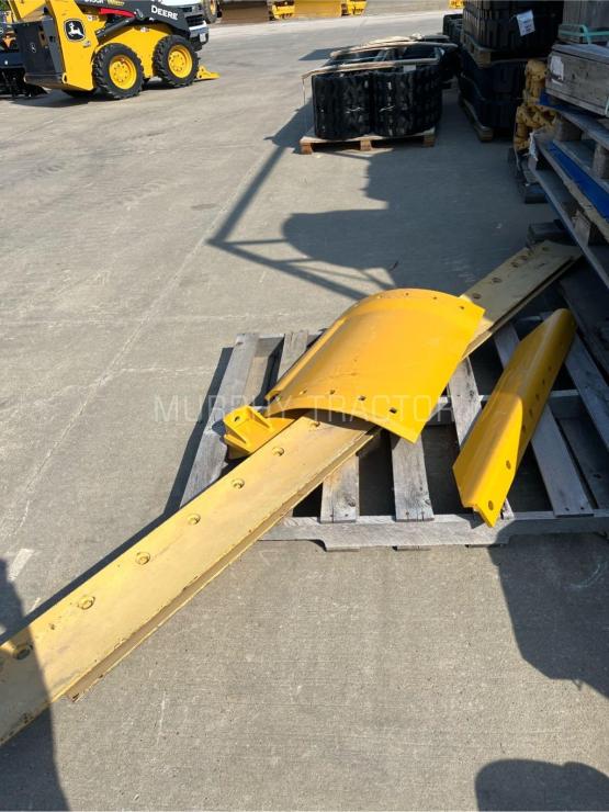 John Deere 770G Moldboard Extension — 555 54570.15576