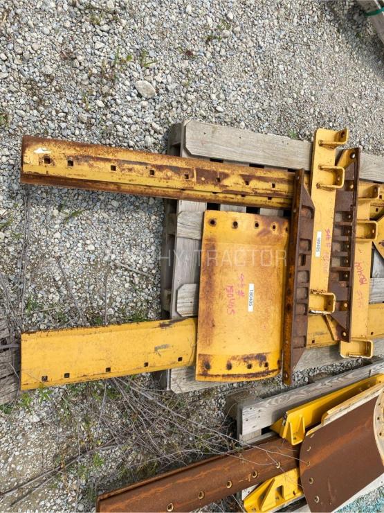 John Deere G Series Grader Moldboard Extension photo 3