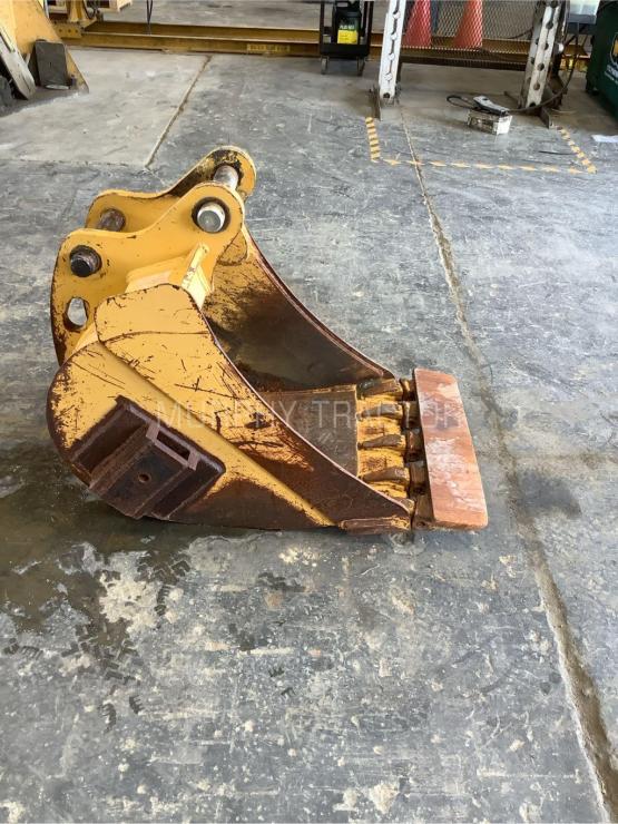 John Deere 310SL 24″ Bucket — 555 54788.15577